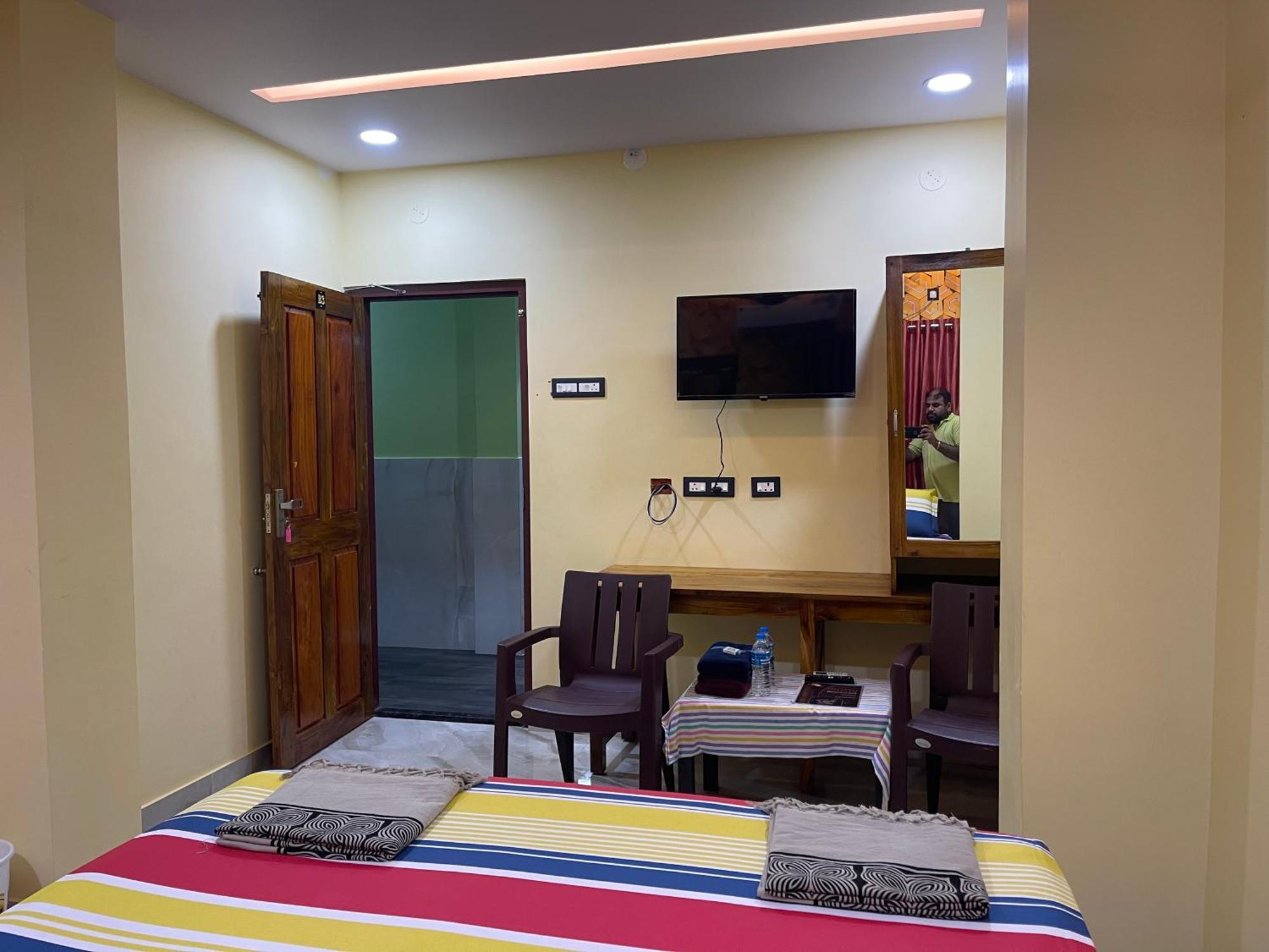 Nimmu Guest House & Restaurant Gokarna Gokarna  Exterior photo